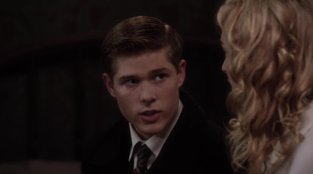 Films Et Séries Tv Avec Mason Dye ausCAPS: Mason Dye shirtless in Flowers In The Attic