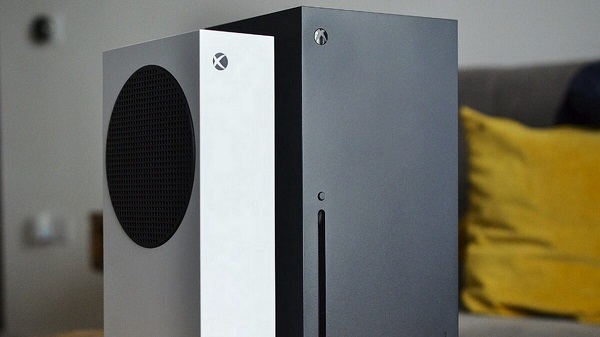 الكشف بالصور عن تصاميم أولية لجهاز Xbox Series X و جميع أشكاله قبل النسخة النهائية