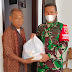 Dandim 0824/Jember Jenguk Anggota Sakit Menahun Dan Serahkan Bantuan