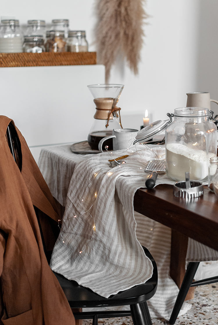 Handmade quality linen for the kitchen, bedroom linen, bathroom linen, eco-friendly linen, OEKO-tex certified European linen, Magic Linen. Striped linen tablecloth, linen cross-back apron, Japanese apron. Styling and photoshoot by Eleni Psyllaki for My Paradissi