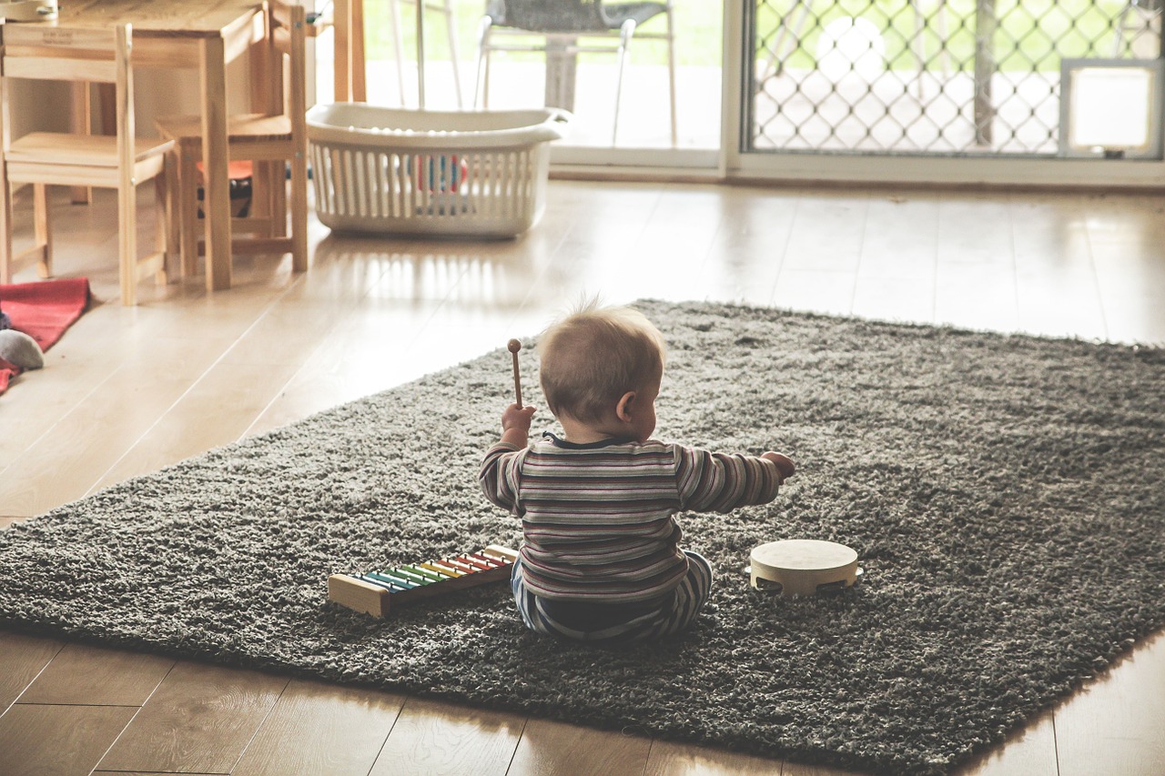 Rekomendasi Mainan Bayi 1 Tahun yang Mampu Mengasah Kecerdasan Anak