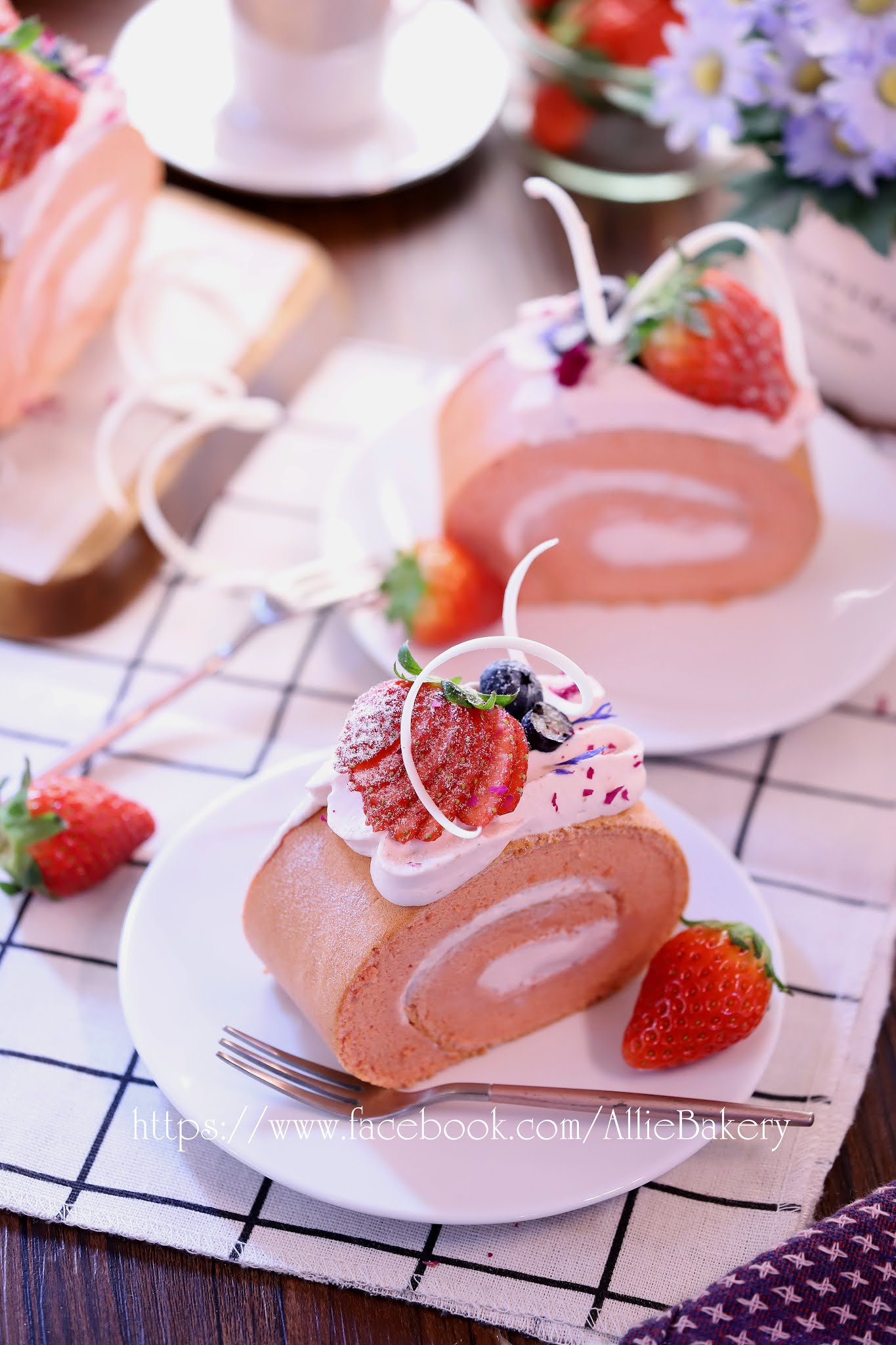 草莓抹茶慕絲蛋糕 by Susan - 愛料理