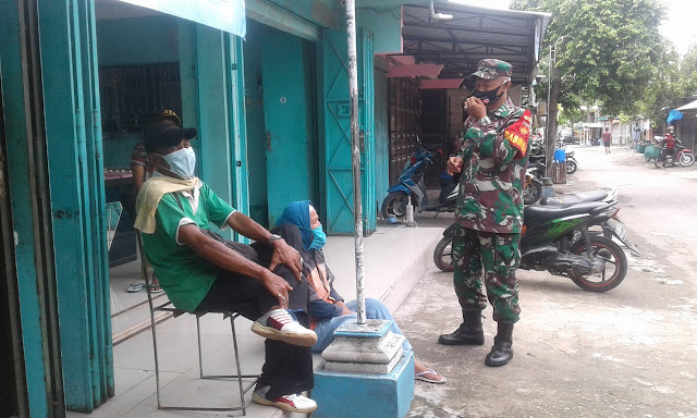 Selalu Di Tengah – Tengah Warga, Babinsa Majenang Komsos Dengan Warga Selalu Di Tengah – Tengah Warga, Babinsa Majenang Komsos Dengan Warga