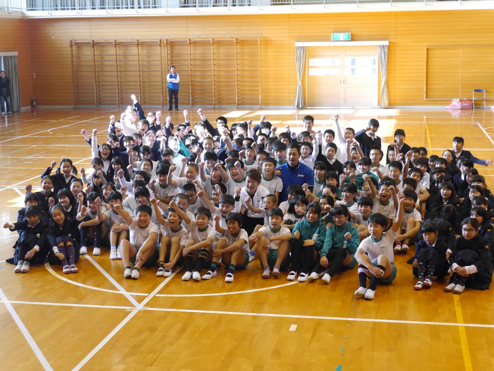 紀の川市立西貴志小学校 日本ハム 西川遥輝先輩の出前授業