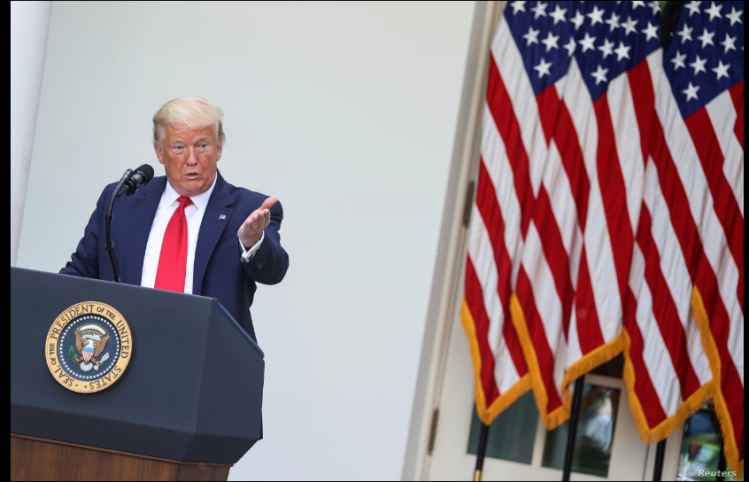 Trump durante una conferencia de prensa en la Casa Blanca, donde anunció la salida de EEUU de la OMS / REUTERS