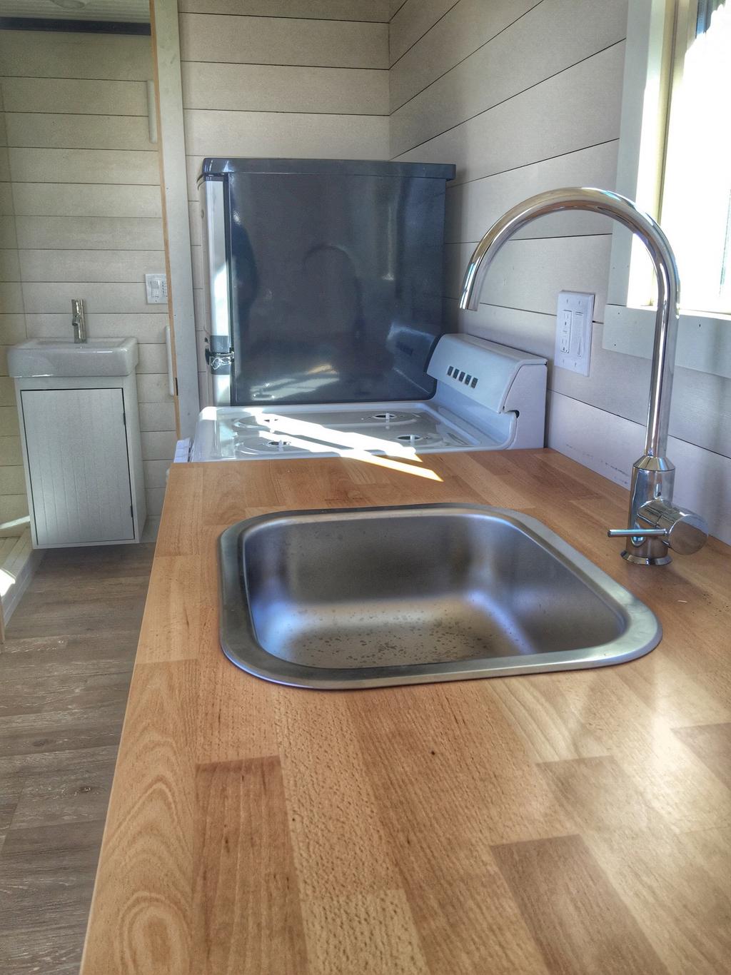 Montrose Tiny House (178 Sq Ft) [ TINY HOUSE TOWN ]