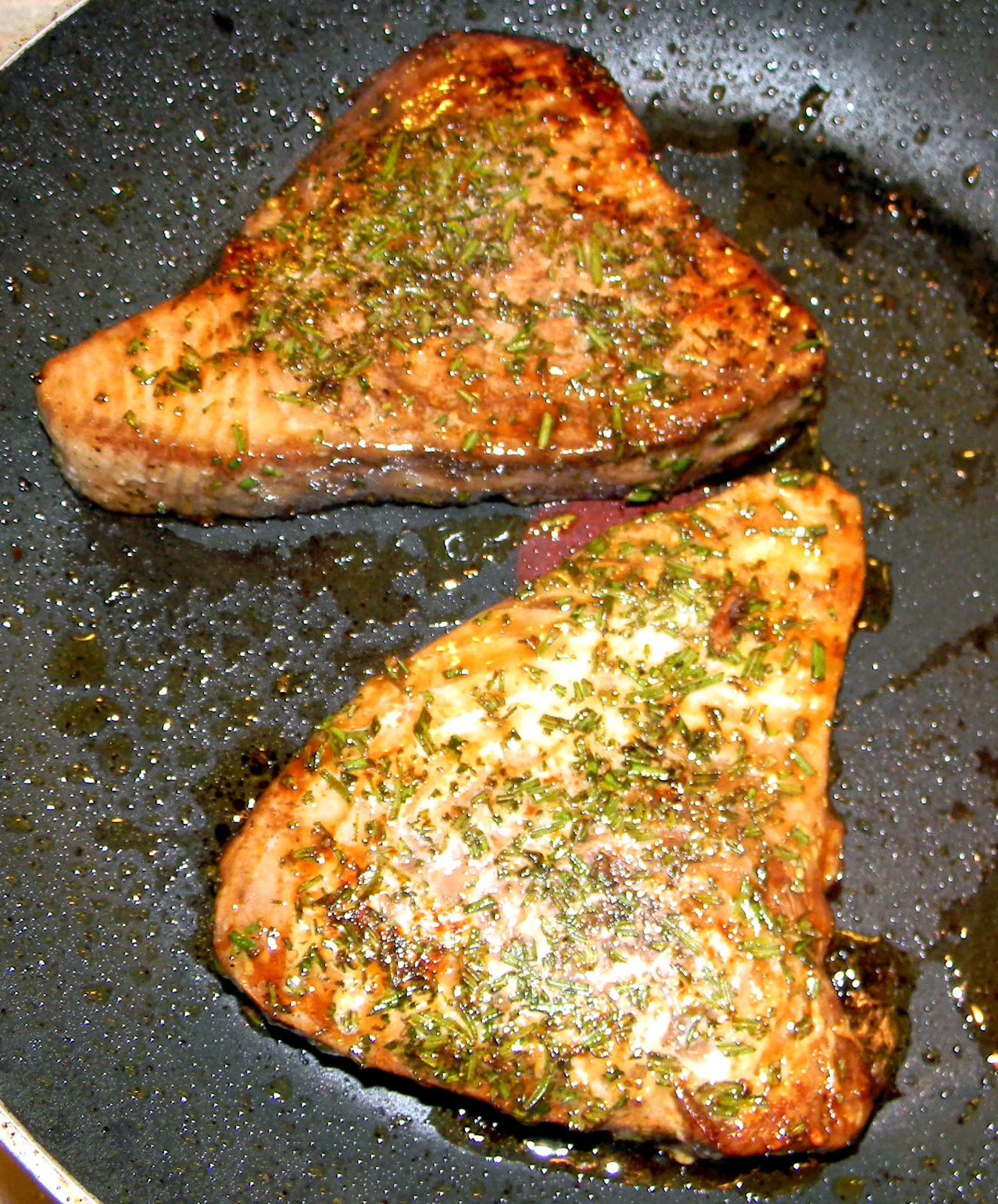 4 U Gluten Free: Grilled Rosemary Crusted Tuna Steak