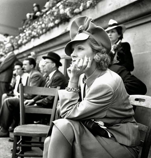 Impressioni Fotografiche: Marlene Dietrich in Paris,1939: Roger Schall