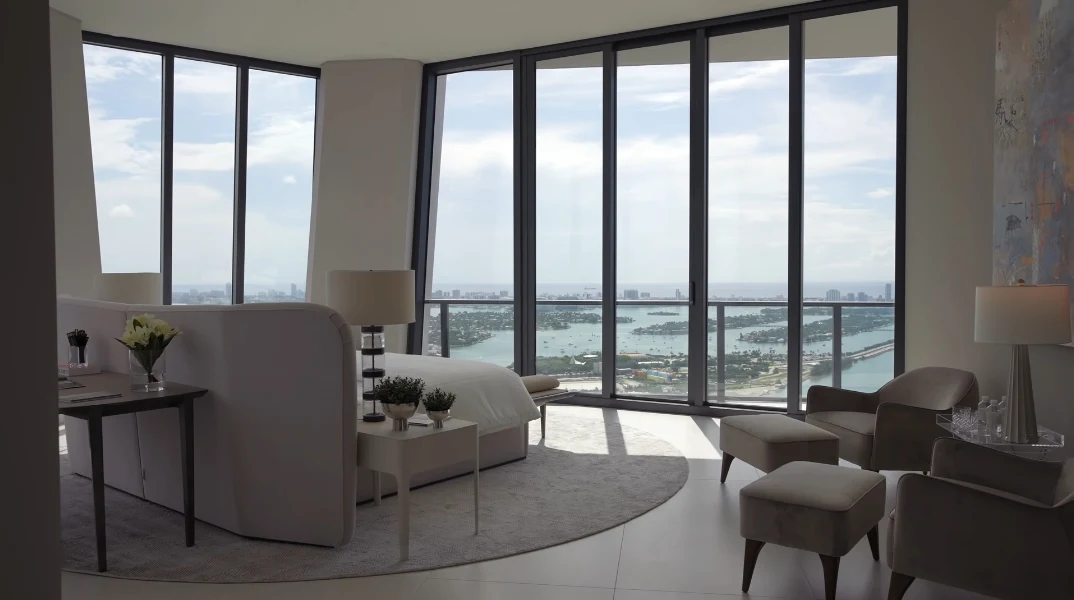 79 Interior Photos vs. 1000 Biscayne Blvd PH 5401, Miami, FL Ultra Luxury Penthouse Tour