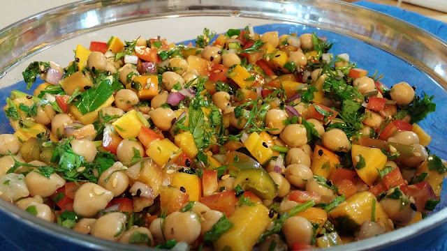 chickpea and olive salad www.realfoodblogger.com chickpea salad