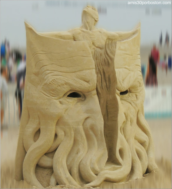 Esculturas de Arena de Revere Beach: Whisper in the Dark de Dmitry Klimenko