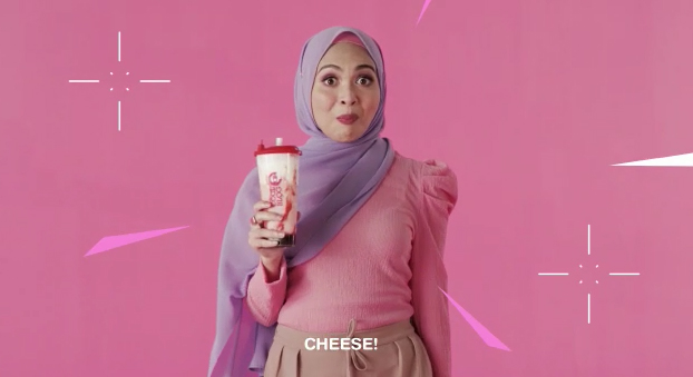 Coolblog Perkenal Minuman Baru Cheese Pinky Berry Dengan Aura Merah Jambu