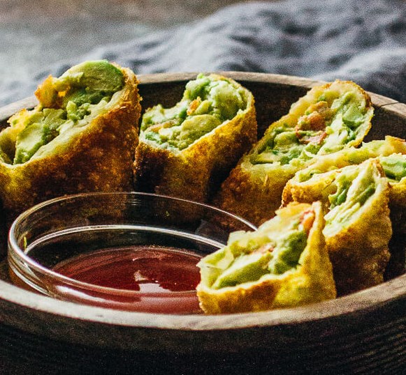 AVOCADO EGG ROLLS WITH SWEET CHILI SAUCE #vegetarian #vegan AVOCADO EGG ROLLS WITH SWEET CHILI SAUCE #vegetarian #vegan