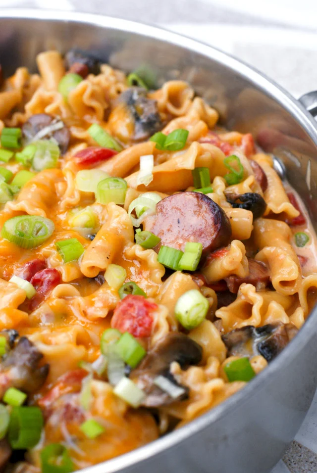 One Pot Cheesy Kielbasa Pasta | thetwobiteclub.com