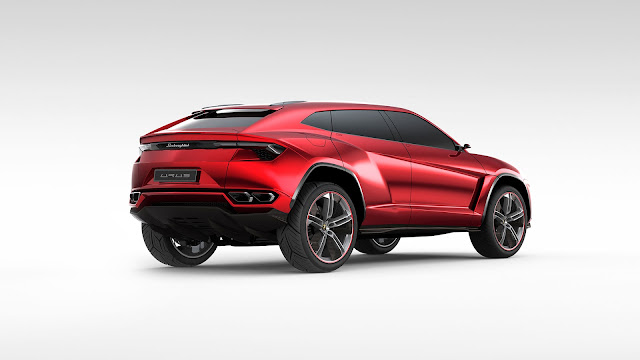 LAMBORGHINI URUS CAR Picture