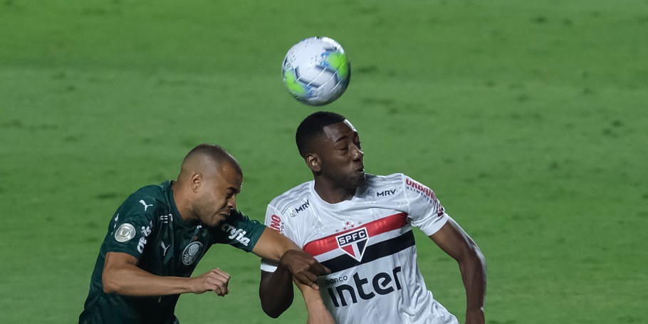 Pardal e Katiúscia durante cerimônia de Premiação do Campeonato Paulista  Feminino