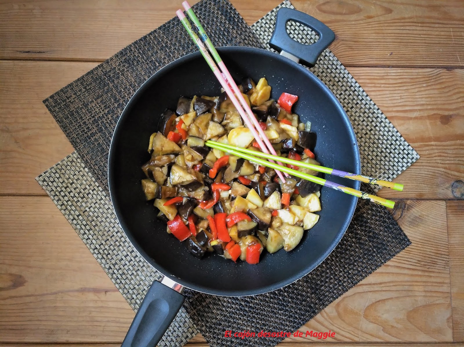 El Cajon Desastre De Maggie Salteado De Berenjenas Patatas Y Pimientos Cocinasdelmundoxian