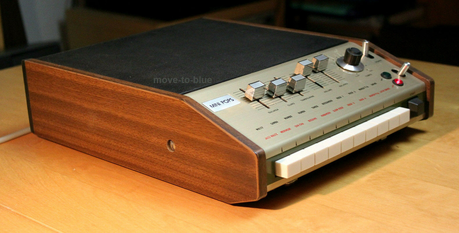 MATRIXSYNTH: KORG MINI POPS 7 (1972) - Drum Machine with a Carry Handle