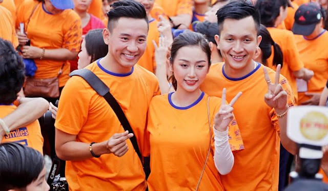 Áo Thun Đồng Phục- kiểu Áo Chưa Bao Giờ Hết “Hot” Đối Với Tập Thể 1 Áo thun đồng phục công ty