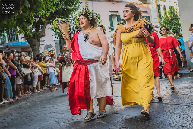 Corteo storico di Sant' Alessandro 2019, Sfilata di Sant' Alessandro 2019, Isola d'Ischia, Foto Ischia, Antiche tradizioni dell' Isola d' Ischia, Ritratto, Castello Aragonese Ischia, Sbandieratori, Mamuthones, 