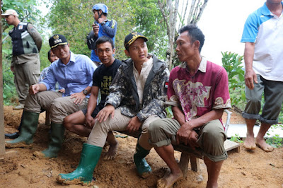 Bupati Trenggalek Tinjau Kondisi Longsor di Desa Karangtengah Panggul