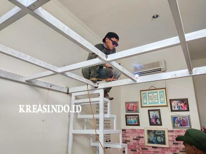 Mezzanine Besi di lengkapi Tangga Rak terpasang rapih di Rumah Bpk Basri Perum D'Palm Cipayung Depok