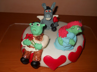 Tort de ziua indragostitilor Shrek si Fiona