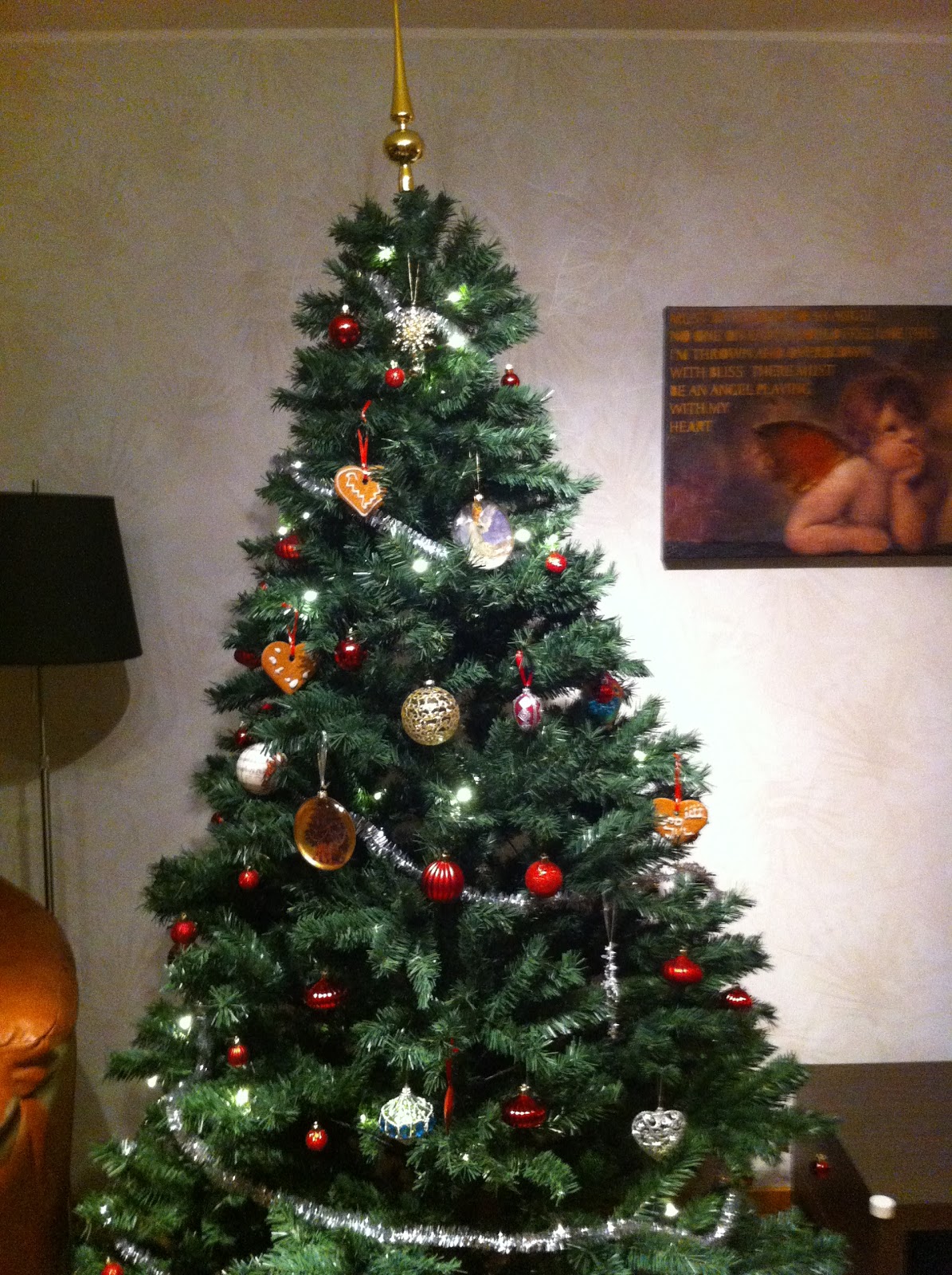 julstjärna till julgran Dagarna rusar förbi: En julgran, en julstjärna och en julgransstjärna