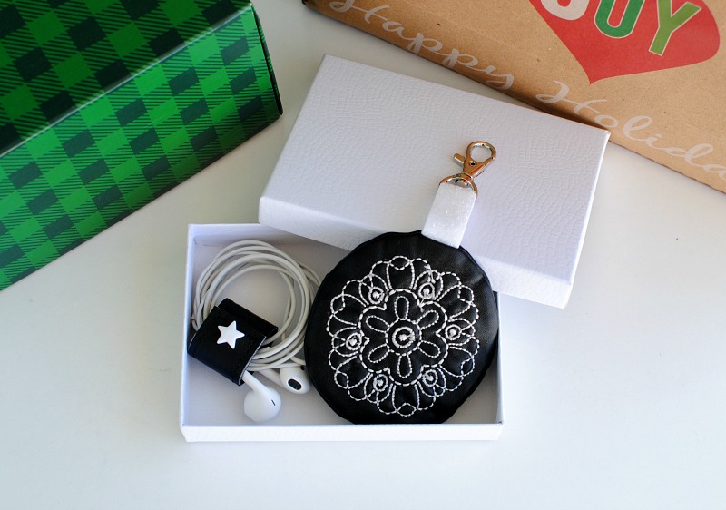 DIY Gifts: Earbud and Headphone Case