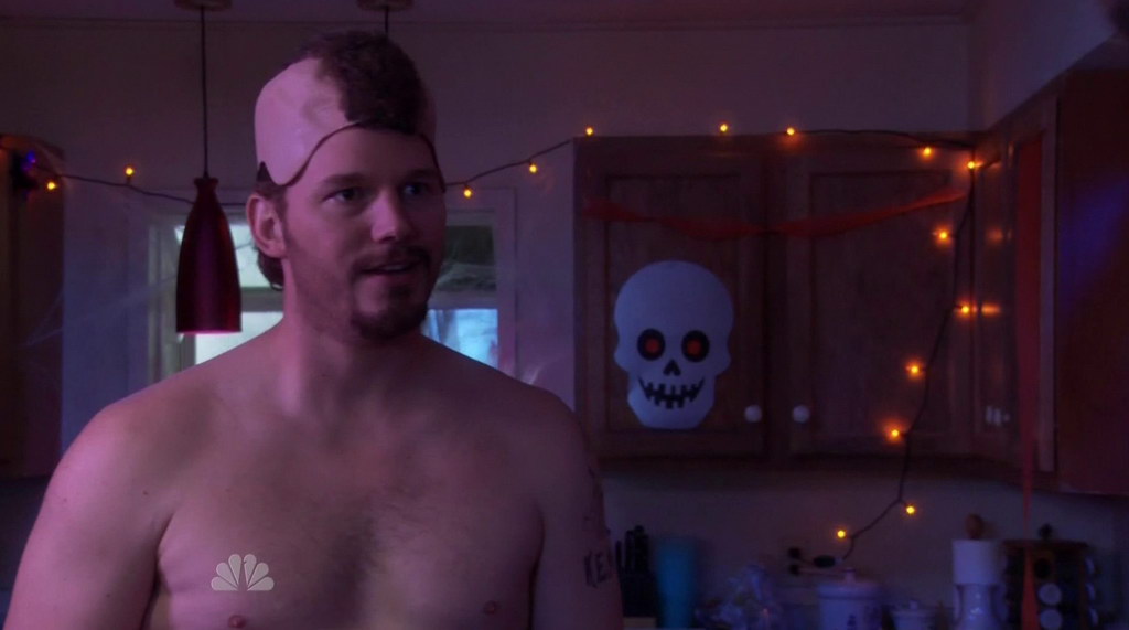 Chris Pratt Shirtless in Parks and Recreation s4e05 - Shirtless Men at