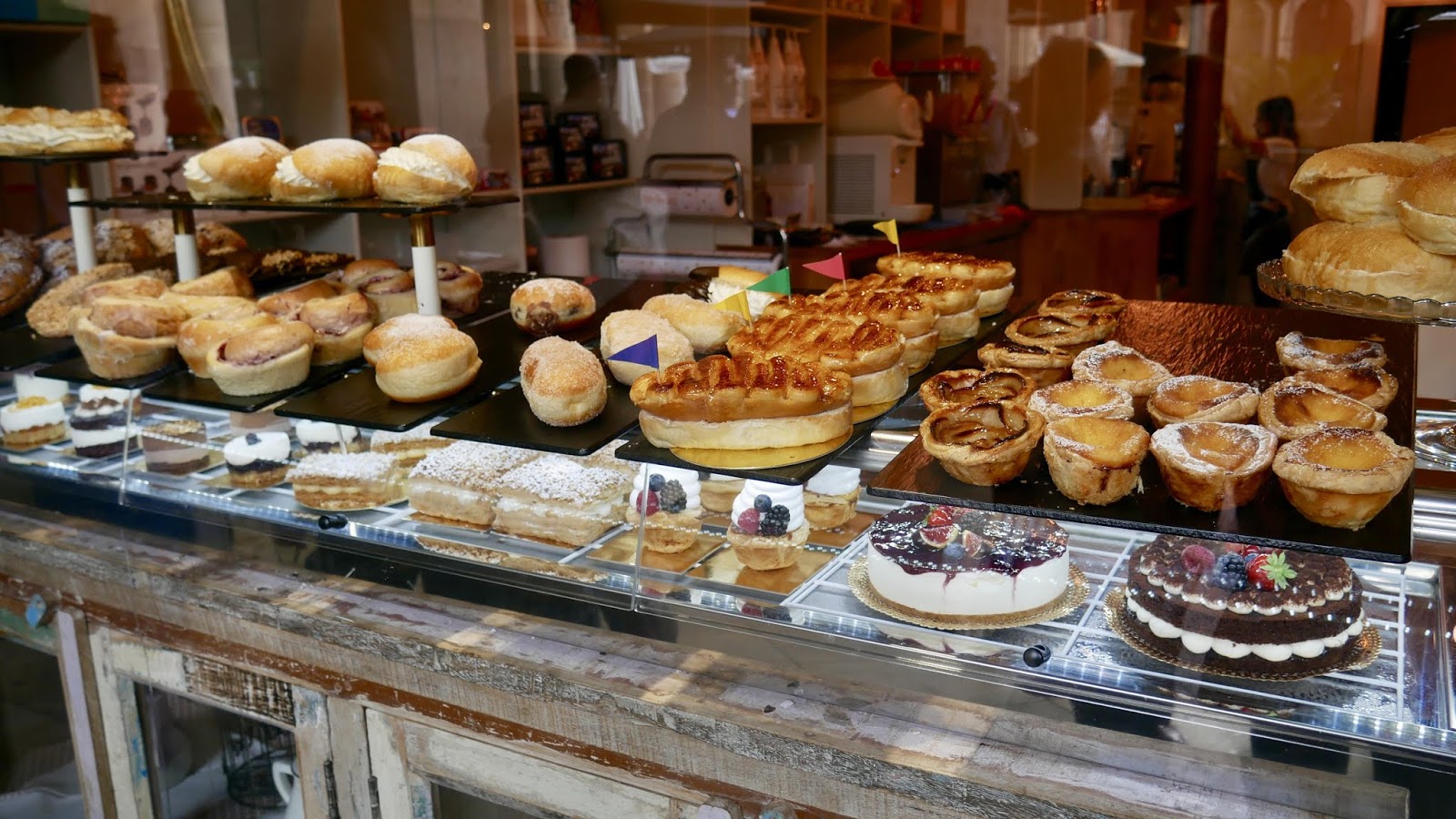 Vitrine de la pâtisserie Maikala sur la Plaza Nueva Bilbao Pays Basque Espagne