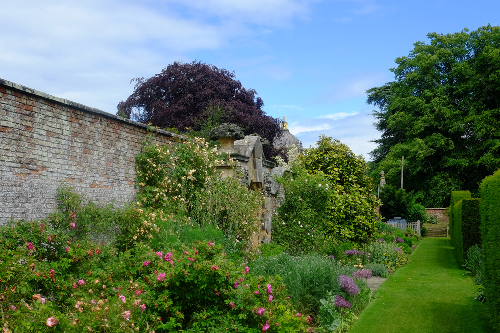 thequacksoflife: Pre-Raphaelite glass and Castle Howard