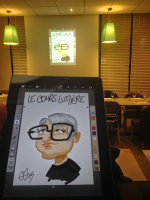 Caricature sur tablette numérique avec projection en direct et impression pour Père Dodu ©Guillaume Néel