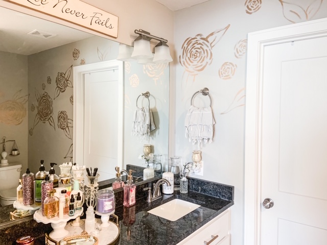 Black granite in bathroom