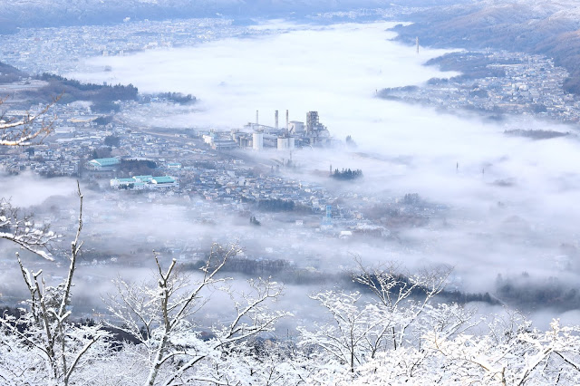 秩父　美の山公園　雪景色　雲海 晴れ ときどき 写真 。