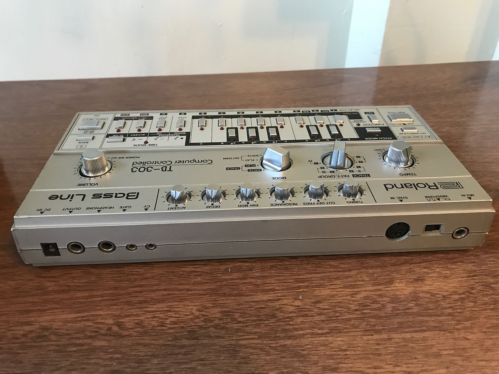 MATRIXSYNTH: Roland TB-303