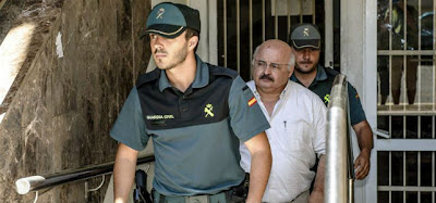 NEGRO SOBRE BLANCO: José Juan Cardona, político español condenado a una