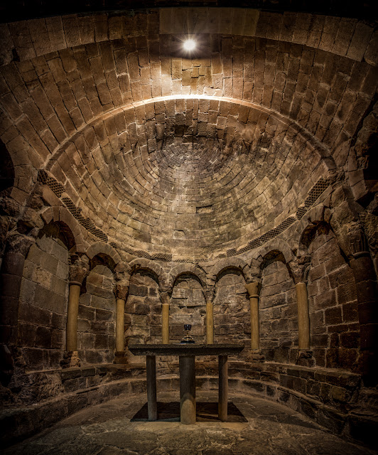 San Juan de la Peña - Reproducción del Grial :: Panorámica 7 x Canon EOS5D MkIII | ISO800 | Canon 17-40 @17mm | f/4.0 | 1/10s