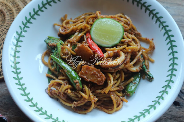 Mee Goreng Basah Azie Kitchen