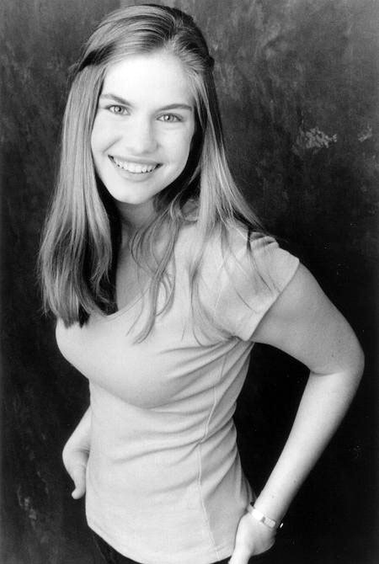 Anna Chlumsky.