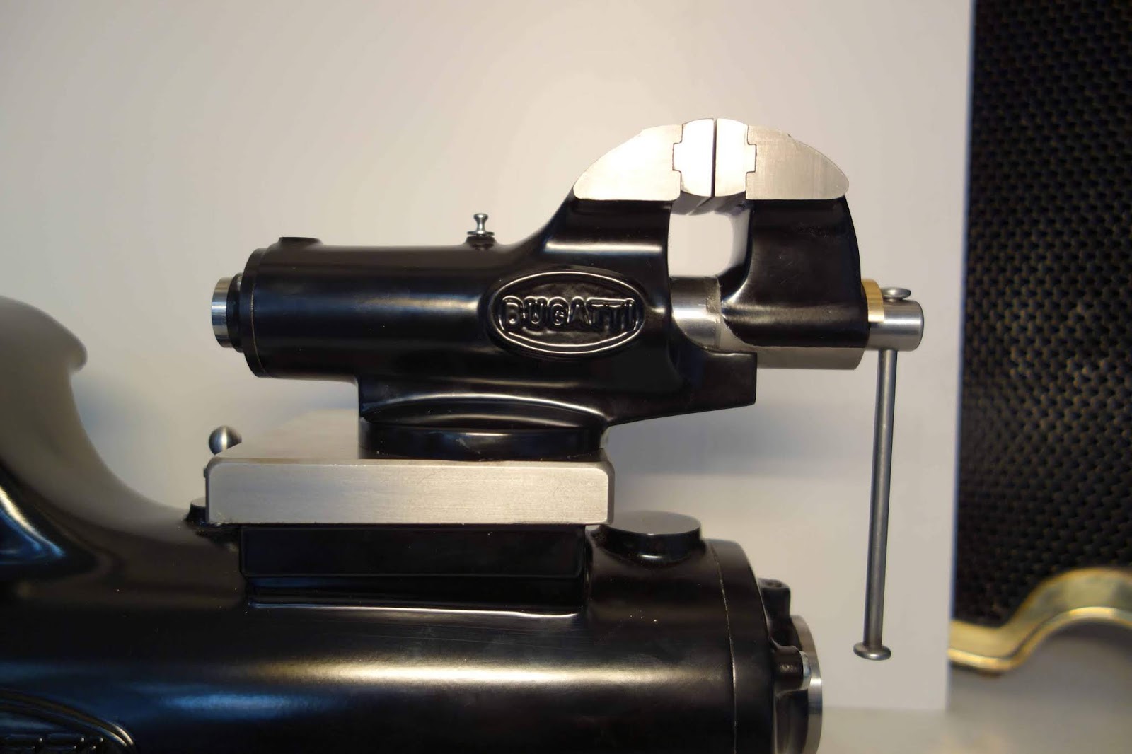 handverker bugatti vise
