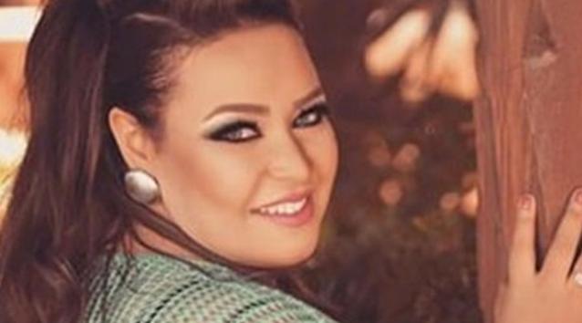 الفنانة دينا محسن "ويزو" الفنانة دينا محسن "ويزو"