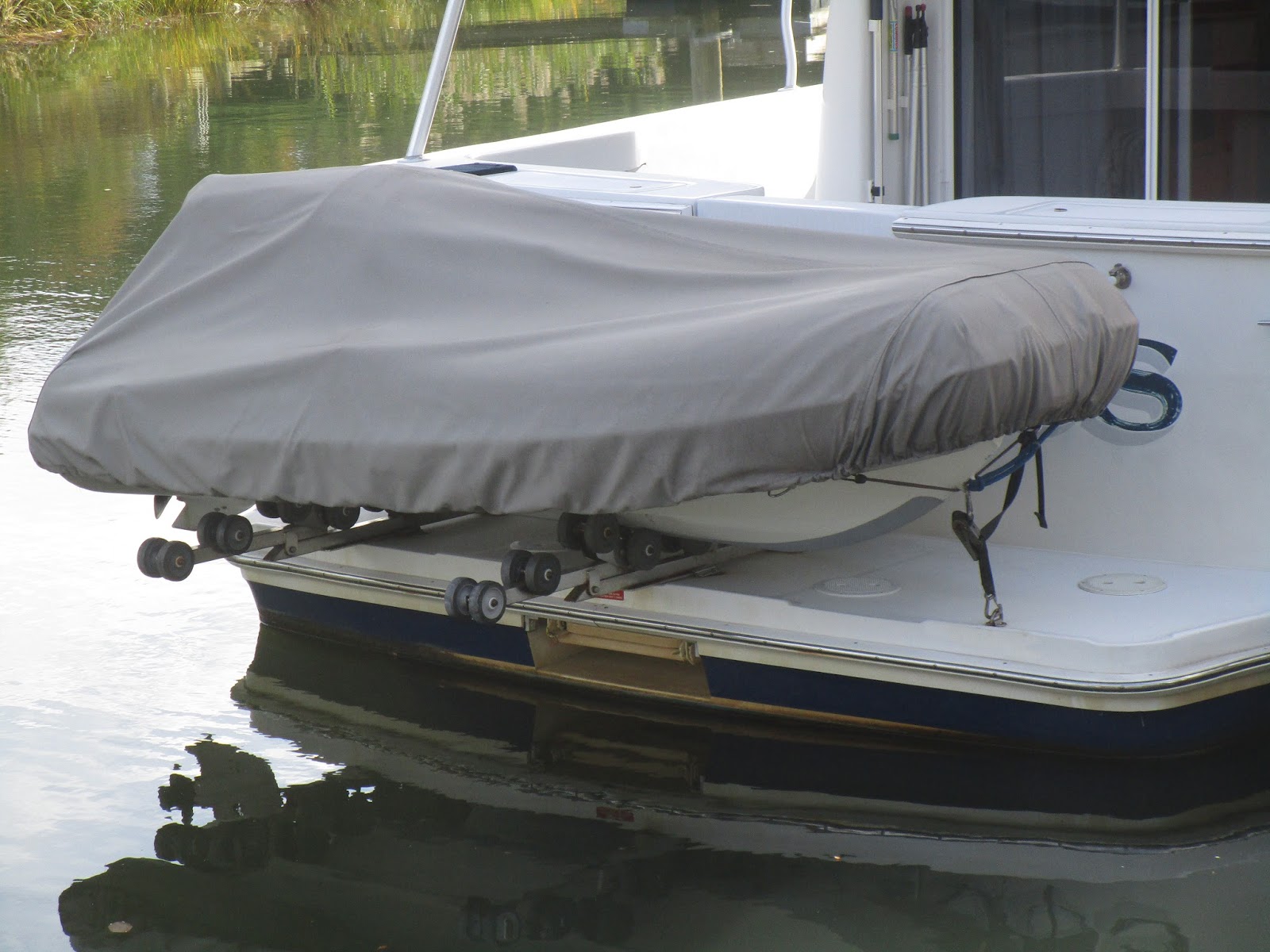 1999 Mainship 350 / 390 Trawler SOLD!!! Sea Moss Vessel Exterior