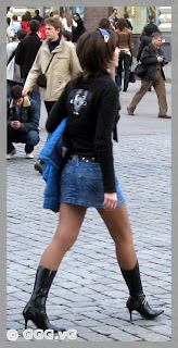 girl in tight jean skirt