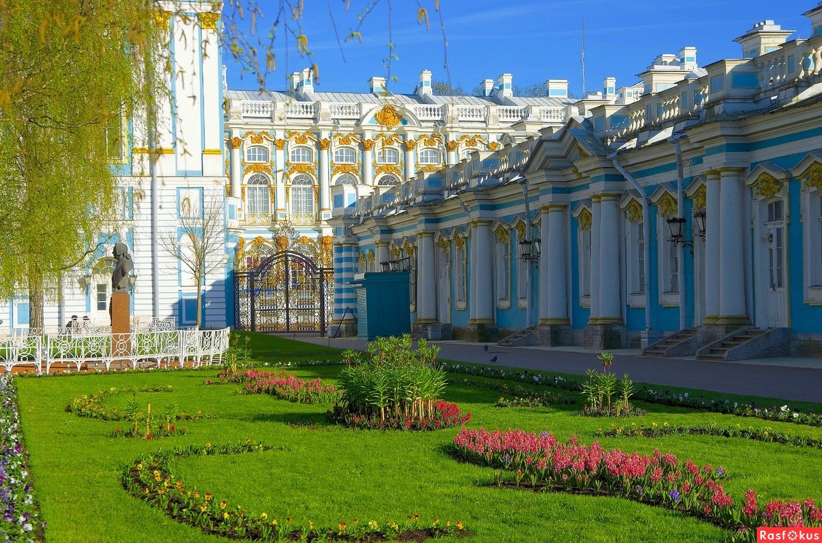 Екатерининский дворец питер