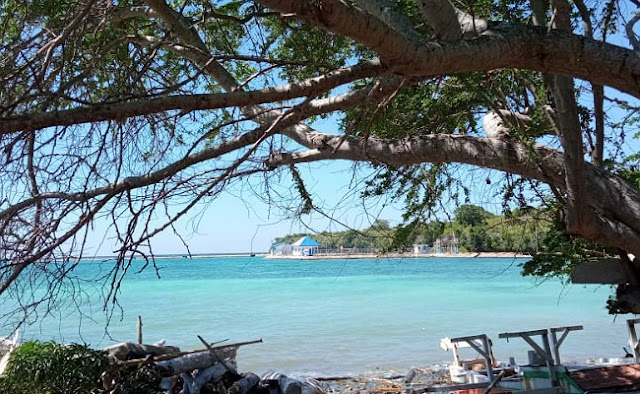 Dari Gerbang Pelabuhan Pamatata Menelusur Pantai Hingga Gua Alam