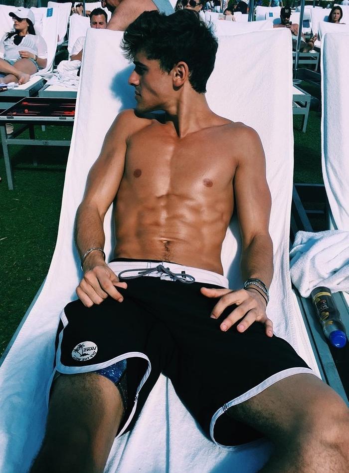 young-sexy-frat-boy-sun-tanning-shirtless-abs
