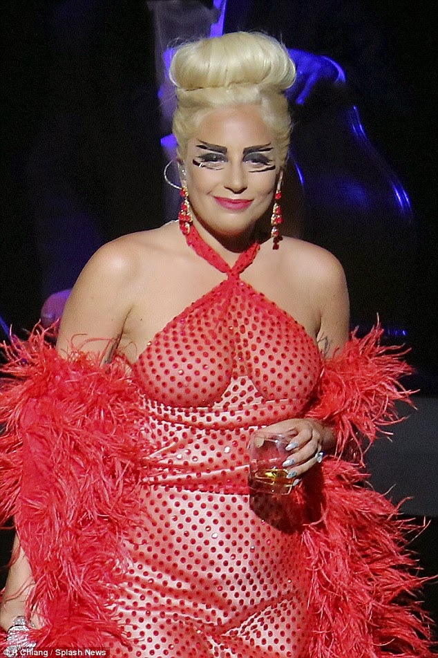 Lady+Gaga+Wears+7+Outfits+On+Stage+For+%