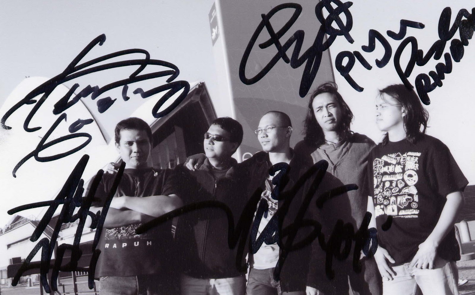 Kord Gitar Padi Menanti Sebuah Jawaban Python