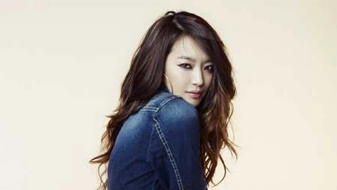 Actress Shin Min Ah